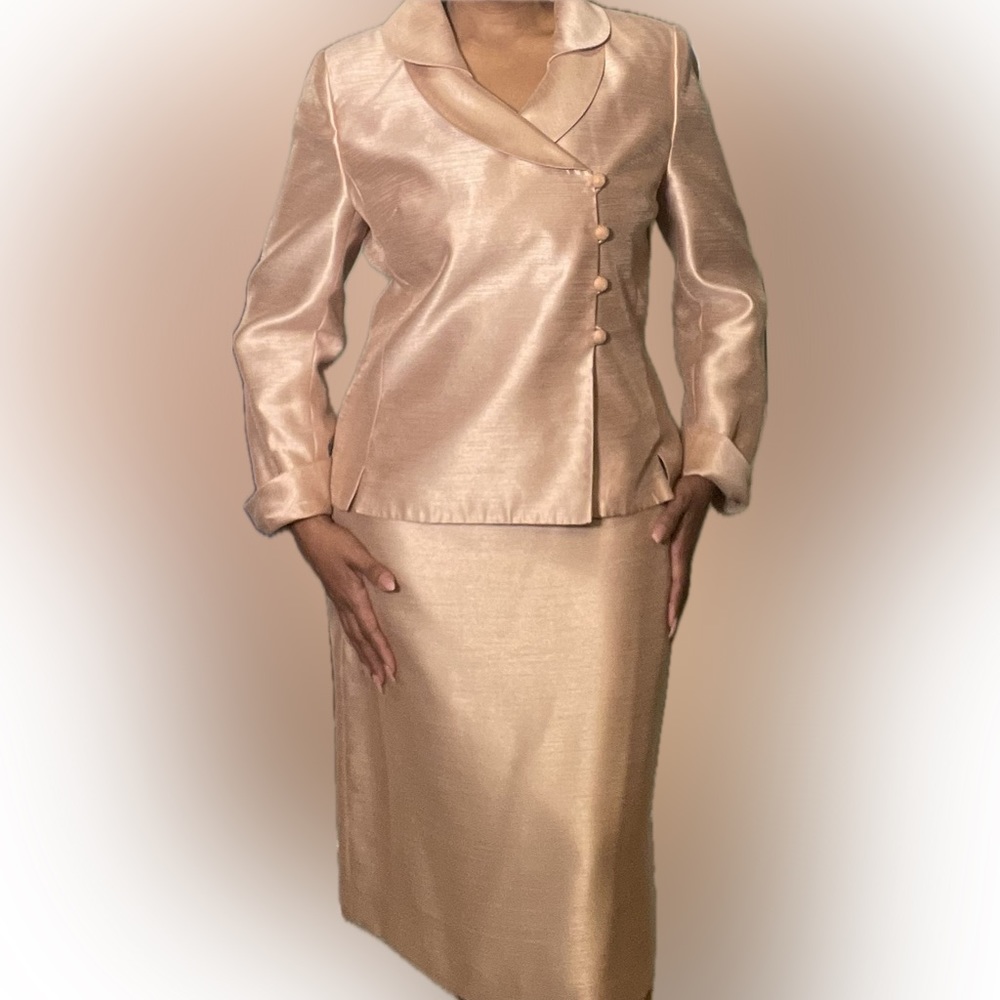 Le Suit Champagne/ Peach Skirt Set Sz 10